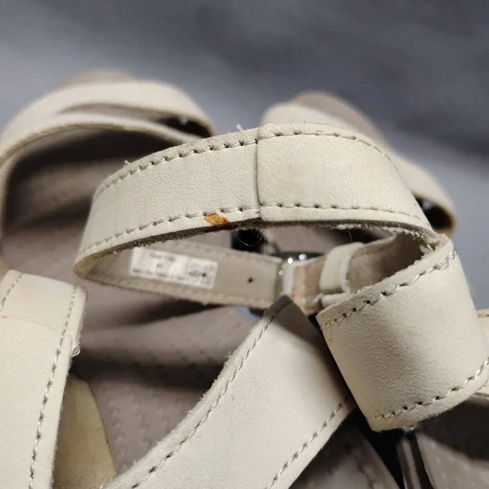 Crocs Leigh Sandal Womens Size 6 Beige Canvas Ankle Strap Wedge Heels 11382